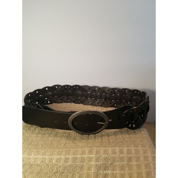 Old Navy‎ Women's Black Leather Laser Cut Wide 2.5 Inch Belt Size Medium - Picture 1 of 6